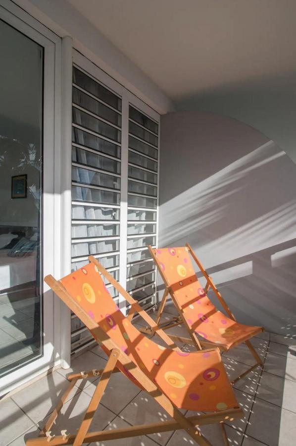 Un pied-à-terre face à la marina Le Marin Exterior foto