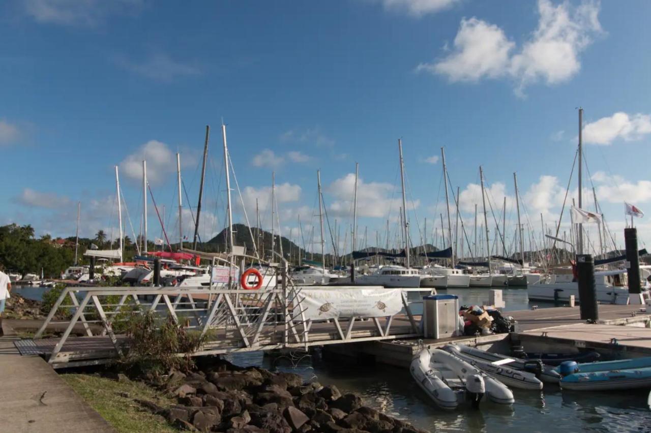 Un pied-à-terre face à la marina Le Marin Exterior foto