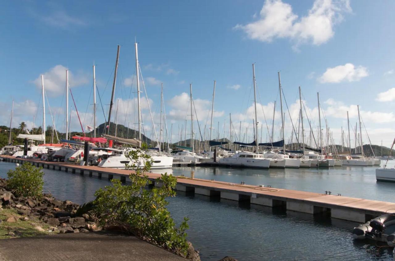 Un pied-à-terre face à la marina Le Marin Exterior foto